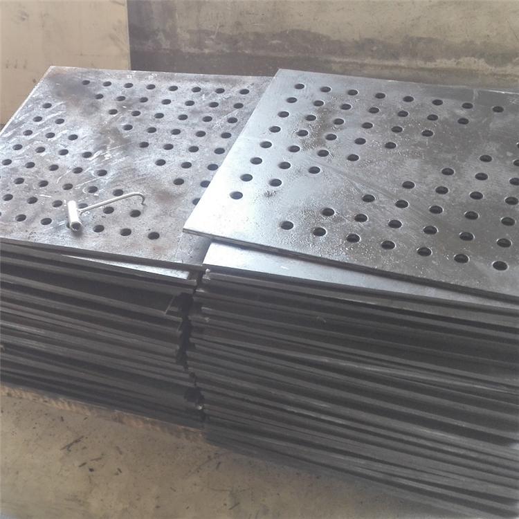 1616138830867554.jpg 錳板沖孔網2.jpg